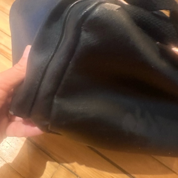 🖤 Skip Hop Greenwich Simply Chic Diaper Backpack – Black Vegan Leather - Picture 3 of 6